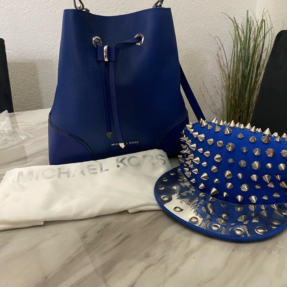 Michael Kors Leather Bucket Bag With Free 🧢 Hat